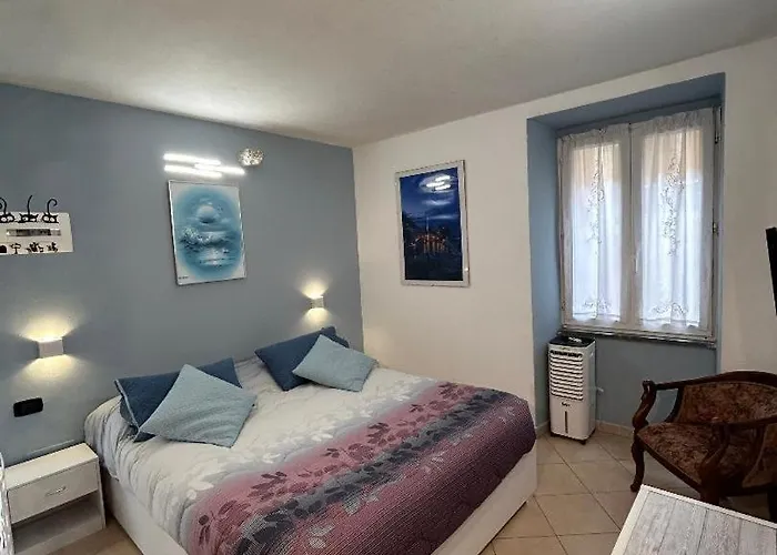 Vela Azzurra 마나롤라